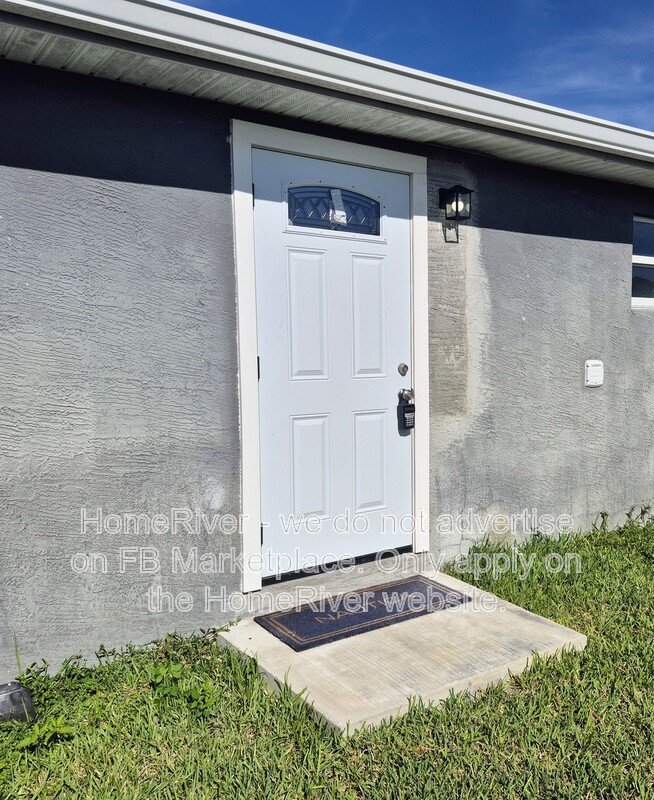 Move In Ready! 2450 SW Cameo Blvd Port Saint Lucie FL property image