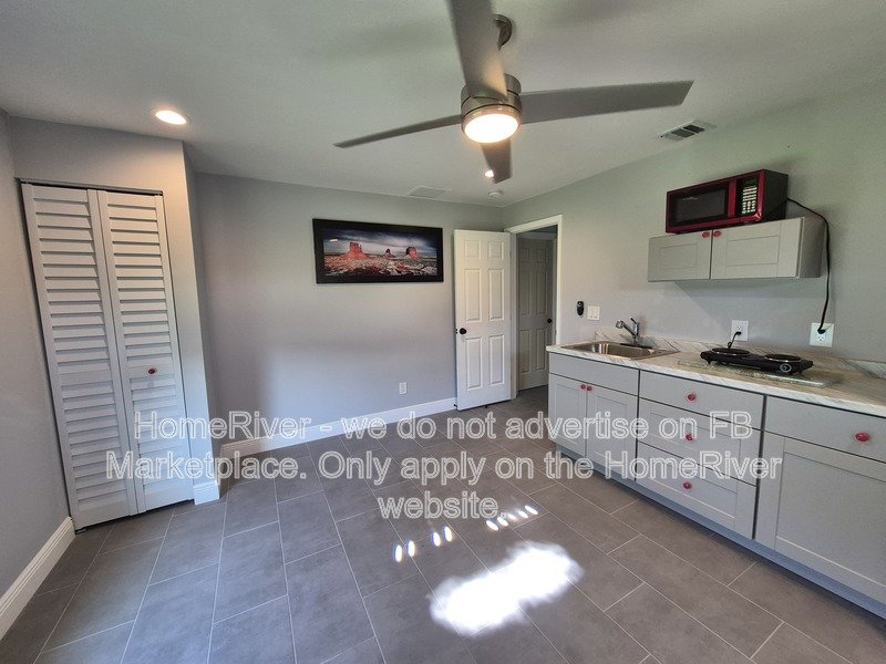 Move In Ready! 2450 SW Cameo Blvd Port Saint Lucie FL property image