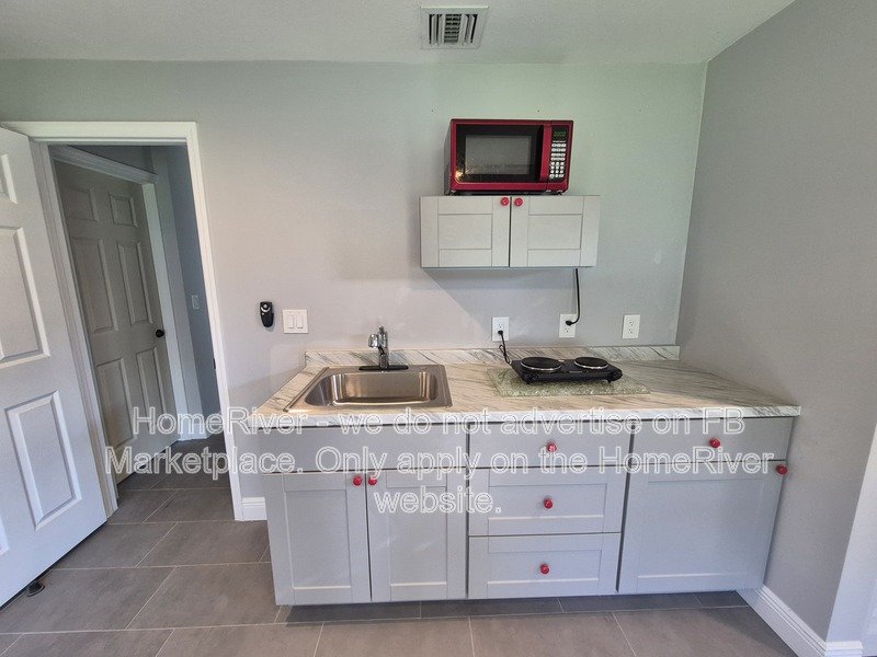 Move In Ready! 2450 SW Cameo Blvd Port Saint Lucie FL property image