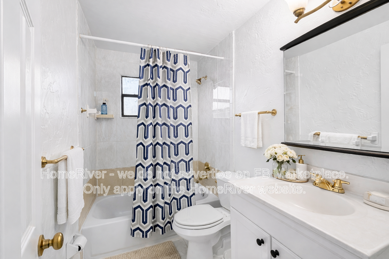 Move In Ready! 525 SW 22ND TER FORT LAUDERDALE FL 33312 property image