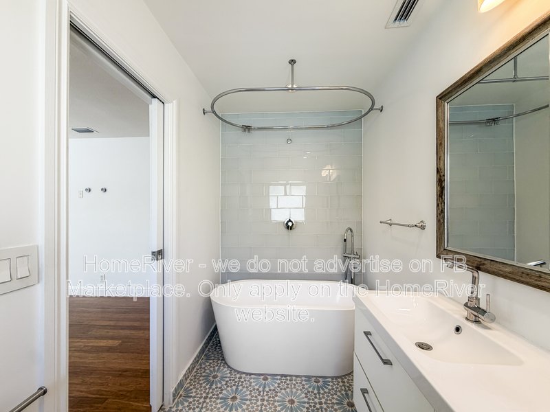 Move In Ready! 2221 NE 32ND CT, LIGHTHOUSE POINT FL 33064 property image