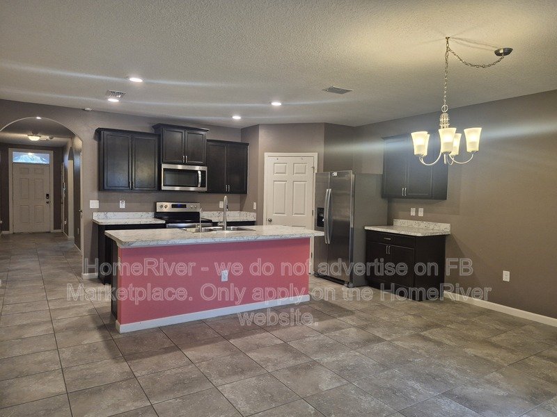 Move In Ready! 1402 SW CREST AVE, PORT SAINT LUCIE FL 34953 property image