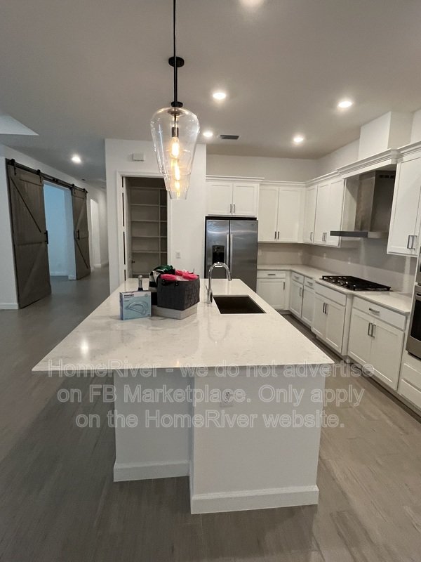 Stunning and Spacious! Single Story 4/3 Available! property image