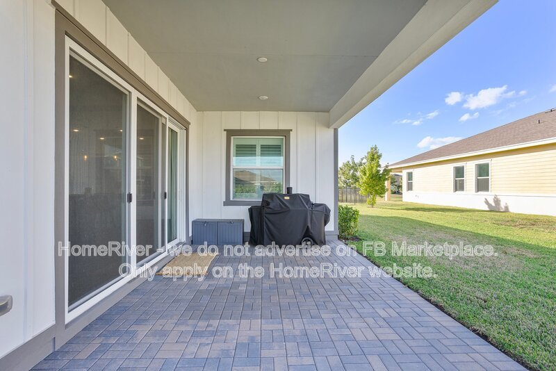 Stunning and Spacious! Single Story 4/3 Available! property image