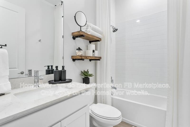 Stunning and Spacious! Single Story 4/3 Available! property image
