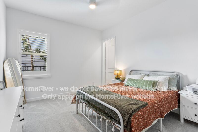 Stunning and Spacious! Single Story 4/3 Available! property image