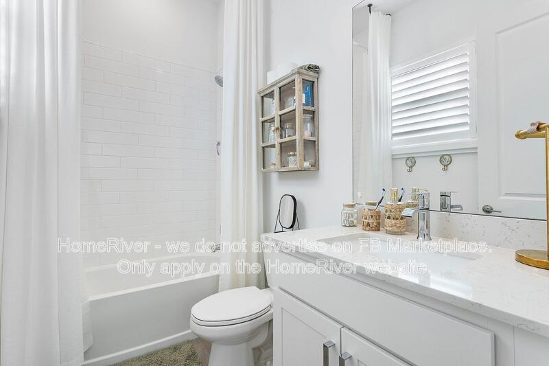 Stunning and Spacious! Single Story 4/3 Available! property image