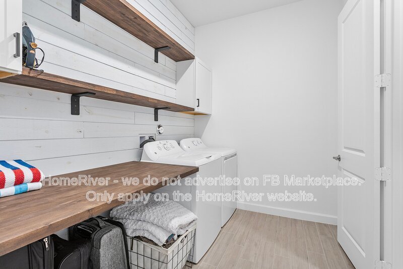 Stunning and Spacious! Single Story 4/3 Available! property image