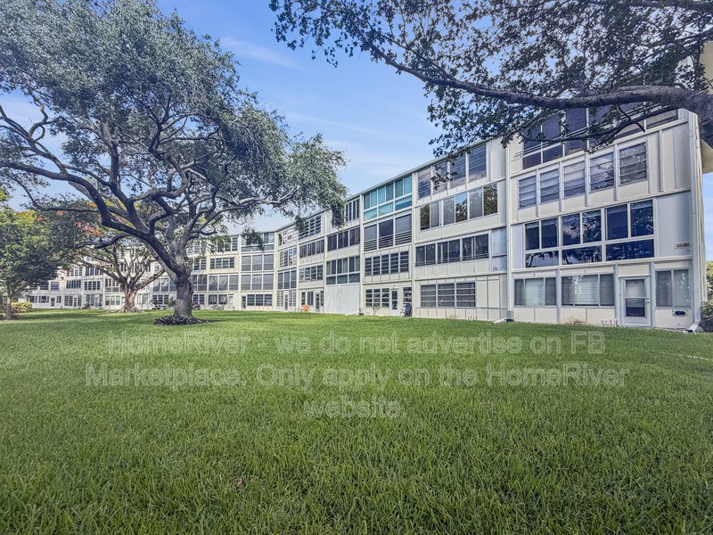 Spacious Bright 1 Bedroom, 1.5 Bath Condo Located in 55+ Community! property image