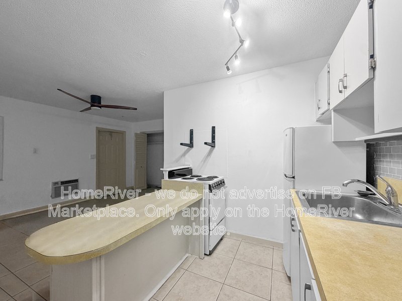 Cozy Downtown Oakland Park Studio Located On A Lushly Landscaped Lot property image