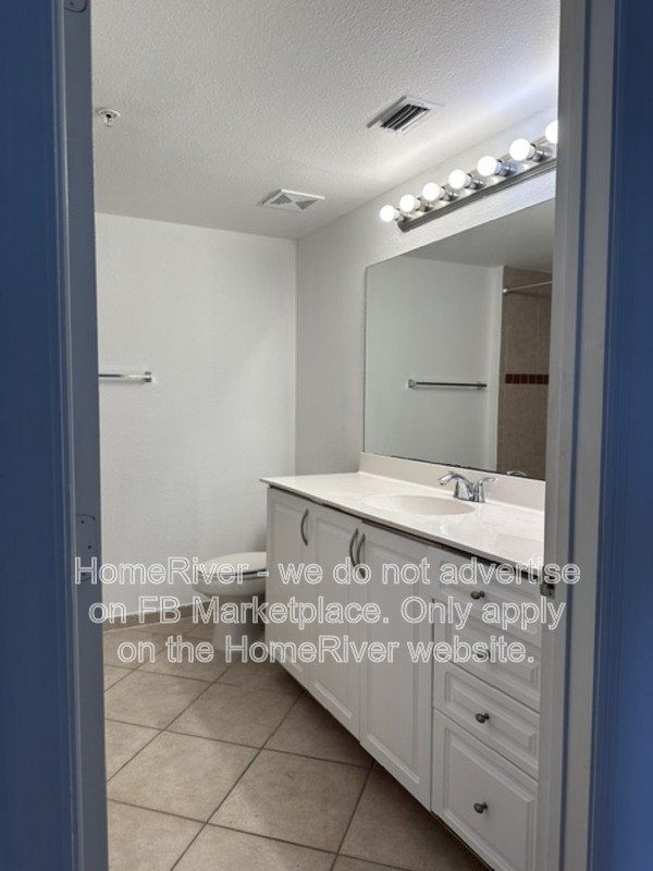 Luxury 2BR Condo with Garage and Pool View! property image